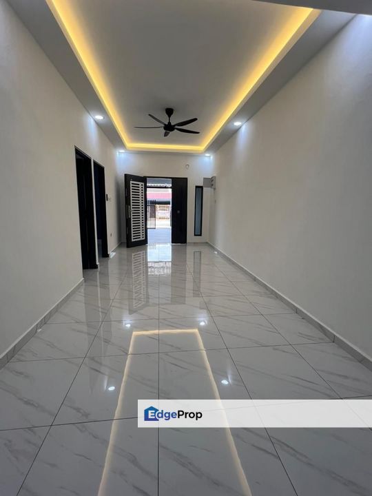 Fully Renovated @ Jalan Penyiaran 29, Taman Universiti , Skudai, Johor, Skudai