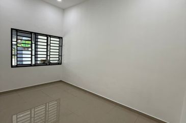 Jalan Dahlia, Taman Aman, Senai