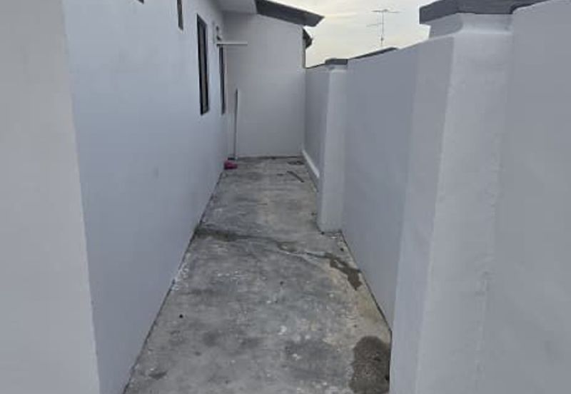 Corner Lot @ Jalan Ronggeng 27, Taman Nesa, Skudai