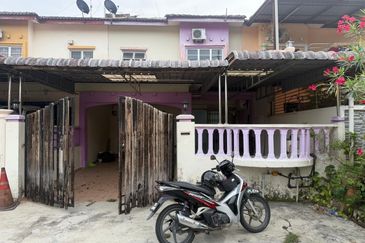 Jalan Sri Putri, Taman Putri Kulai