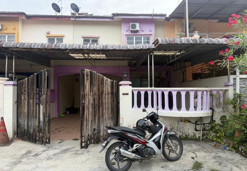 Jalan Sri Putri, Taman Putri Kulai