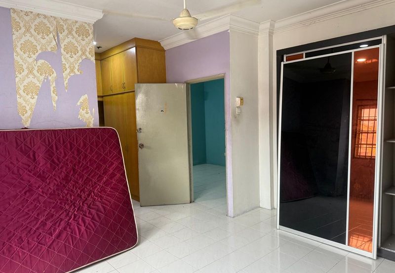 Jalan Sri Putri, Taman Putri Kulai