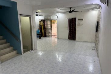 Jalan Sri Putri, Taman Putri Kulai