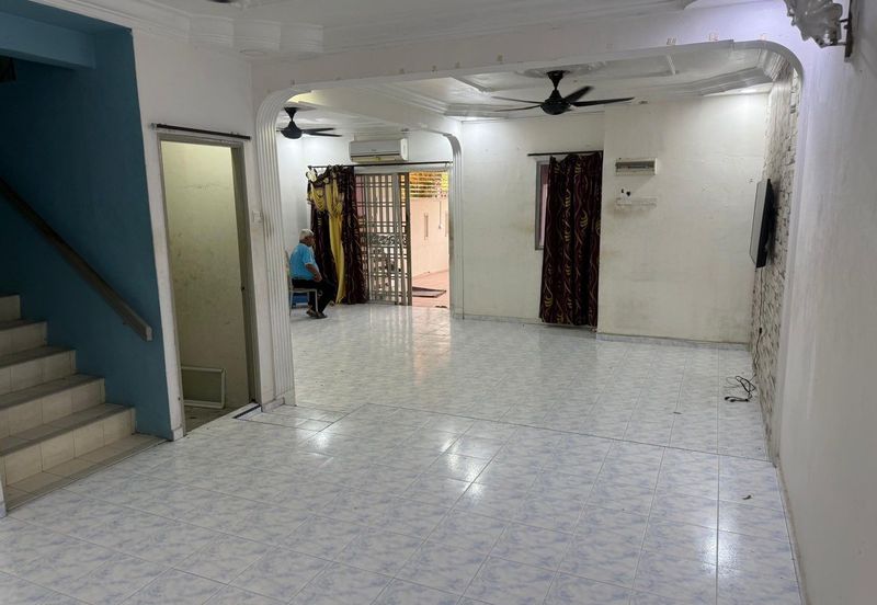 Jalan Sri Putri, Taman Putri Kulai