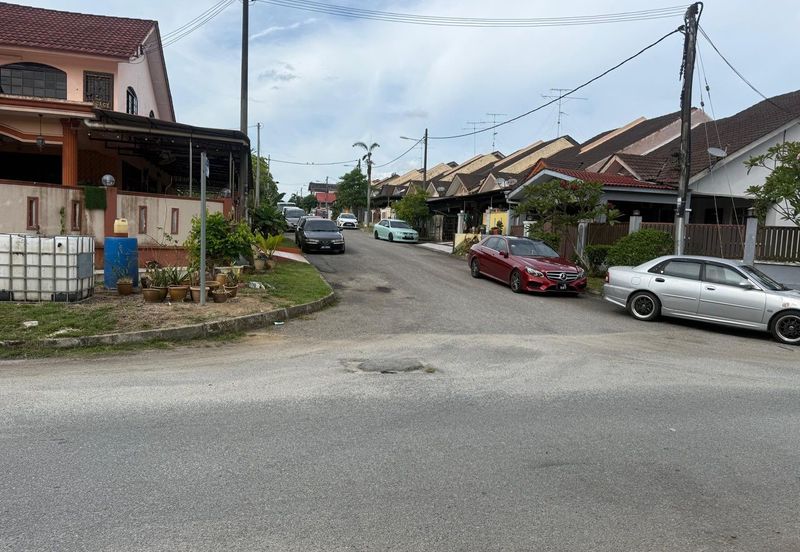 Jalan Sri Putri, Taman Putri Kulai