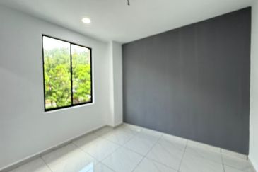 Taman Pulai Utama Shoplot Apartment, Johor 