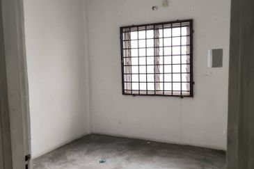 Level 5, Flat Merak, Kangkar Pulai 