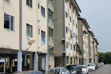 Level 5, Flat Merak, Kangkar Pulai 