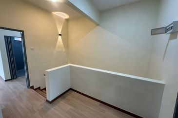 Jalan Mewah Ria 4/4, Taman Bukit Mewah (Munsyi Ibrahim)