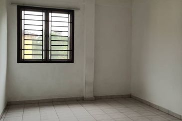 Sri Intan Flat @ Bandar Seri Alam Masai