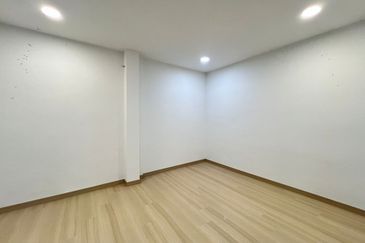 Jalan Bukit Kempas 2, Taman Bukit Kempas