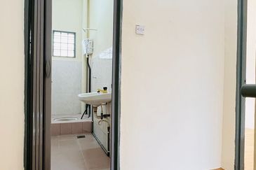 Jalan Lading, Taman Puteri Wangsa, Ulu Tiram