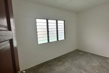 End Lot @ Jalan Bayan, Taman Megah Ria