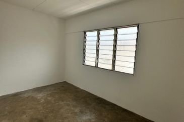 End Lot @ Jalan Bayan, Taman Megah Ria