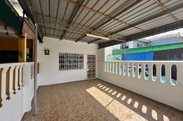 End Lot @ Jalan Bayan, Taman Megah Ria