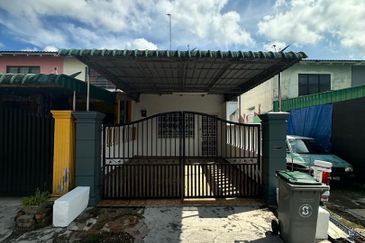 End Lot @ Jalan Bayan, Taman Megah Ria