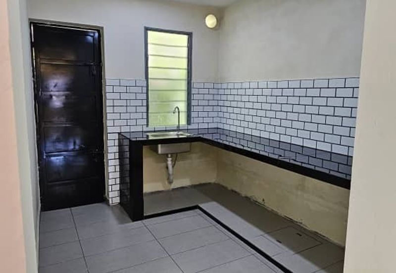 End Lota @ Lorong xx, Jalan 9/X, Taman Air Biru 81700 Pasir Gudang