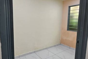 End Lota @ Lorong xx, Jalan 9/X, Taman Air Biru 81700 Pasir Gudang