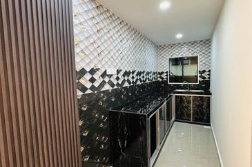 Jalan Berlian 13, Taman Nora, Ulu Tiram