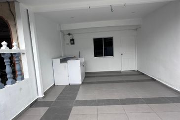 Jalan Berlian 13, Taman Nora, Ulu Tiram