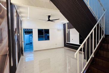 Jalan Berlian 13, Taman Nora, Ulu Tiram