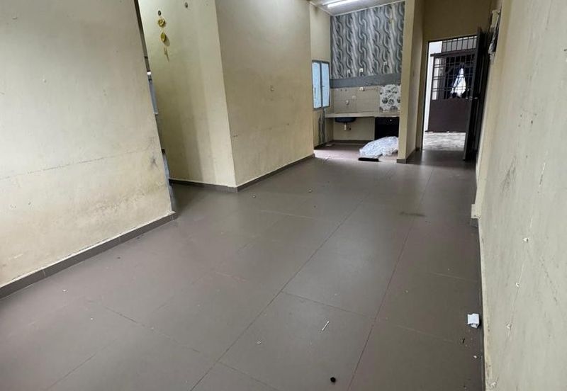 Flat Taman Megah, Pontian, Johor