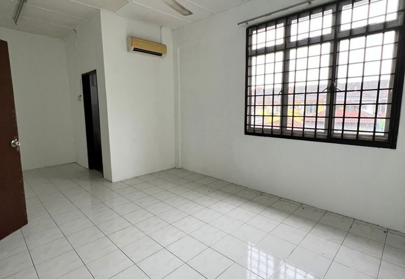 Jalan Sri Putri 12/3, Taman Putri Kulai, Kulai, Johor