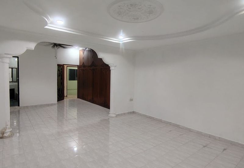 Bungalow for sale @ Kampung Melayu, Kluang