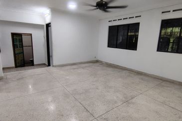 Bungalow for sale @ Kampung Melayu, Kluang