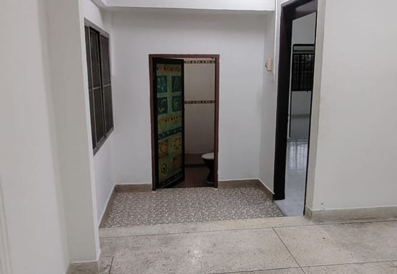 Bungalow for sale @ Kampung Melayu, Kluang