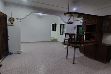 Bungalow for sale @ Kampung Melayu, Kluang