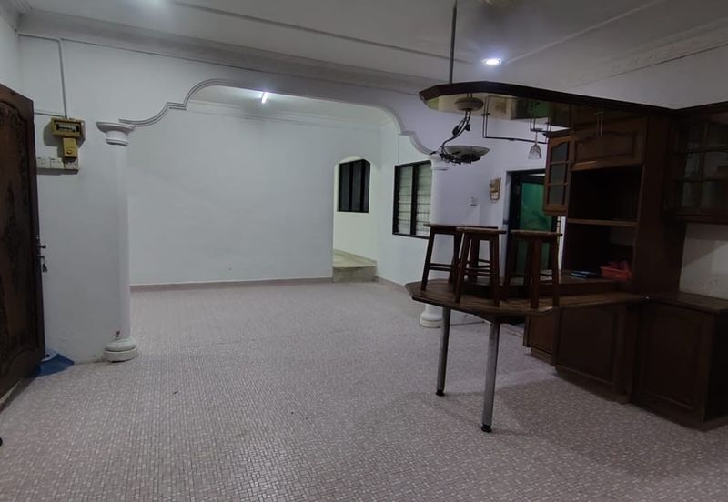 Bungalow for sale @ Kampung Melayu, Kluang