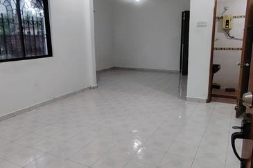 Bungalow for sale @ Kampung Melayu, Kluang
