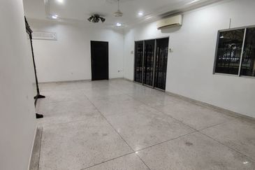 Bungalow for sale @ Kampung Melayu, Kluang