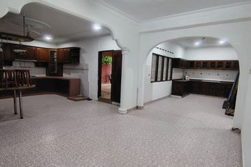 Bungalow for sale @ Kampung Melayu, Kluang