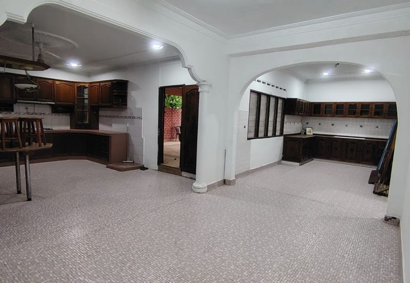 Bungalow for sale @ Kampung Melayu, Kluang