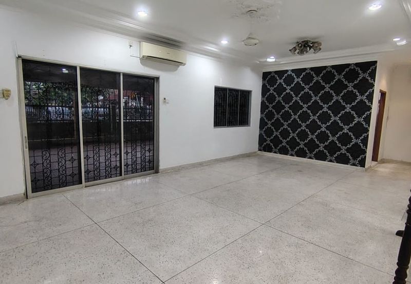 Bungalow for sale @ Kampung Melayu, Kluang