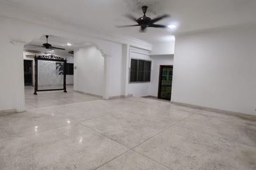 Bungalow for sale @ Kampung Melayu, Kluang