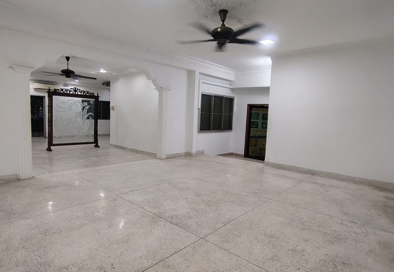 Bungalow for sale @ Kampung Melayu, Kluang