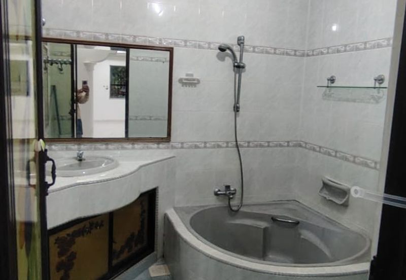 Bungalow for sale @ Kampung Melayu, Kluang