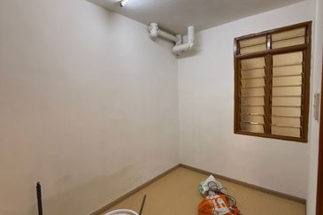 Jalan Kaloi, Taman Pasir Putih, Pasir Gudang