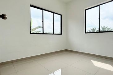 Fully Renovated @ Jalan Teratai 79, Taman Johor Jaya
