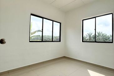 Fully Renovated @ Jalan Teratai 79, Taman Johor Jaya