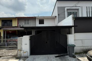 Fully Renovated @ Jalan Teratai 79, Taman Johor Jaya
