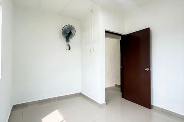 Fully Renovated @ Jalan Teratai 79, Taman Johor Jaya
