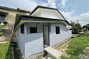 End Lot @ Jalan Kemboja, Taman Plentong Baru, Masai