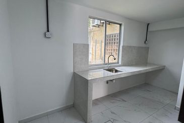 End Lot @ Jalan Kemboja, Taman Plentong Baru, Masai