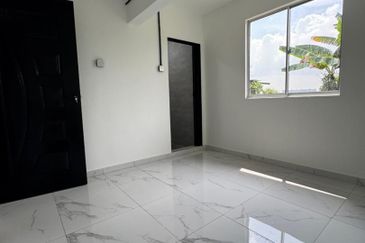 End Lot @ Jalan Kemboja, Taman Plentong Baru, Masai