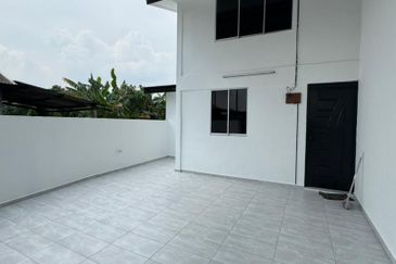 End Lot @ Jalan Kemboja, Taman Plentong Baru, Masai