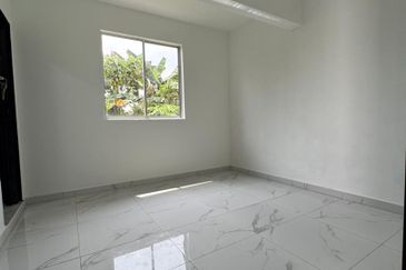 End Lot @ Jalan Kemboja, Taman Plentong Baru, Masai